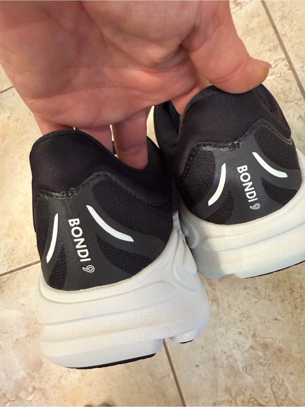 HOKA Bondi 9 X-Wide Men’s Size 10.5 4E Black White Running Shoes 👟 - Picture 7 of 8